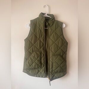 J. Crew Mercantile NWT Women’s Olive Green Lightweight Quilted Vest Size XS
